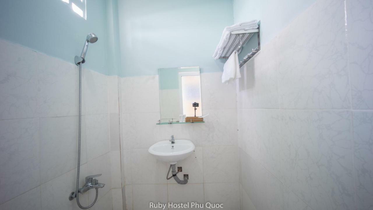 Ruby Phu Quoc Hostel Ngoại thất bức ảnh